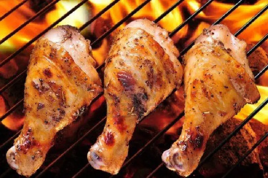 High quality poster of three pieces of neat and beautiful chicken thigh kebab