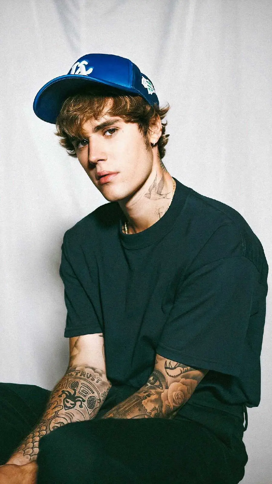 HD Wallpaper of the famous and handsome singer Justin Bieber