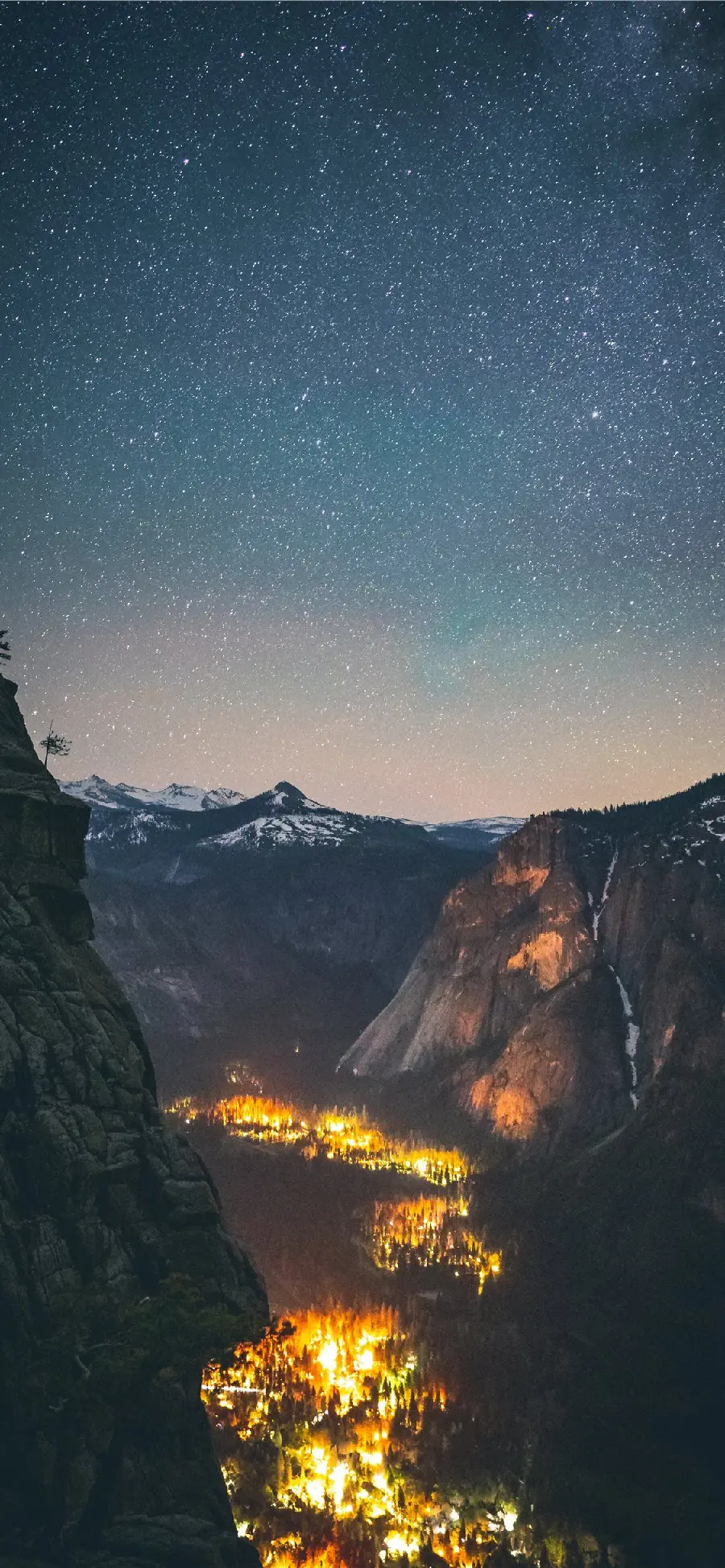 Sky and stars wallpaper suitable for Android phone and iPhone