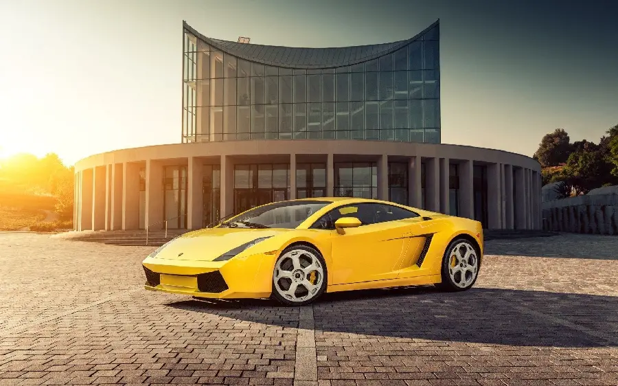 Yellow Lamborghini wallpaper with special rims for Windows
