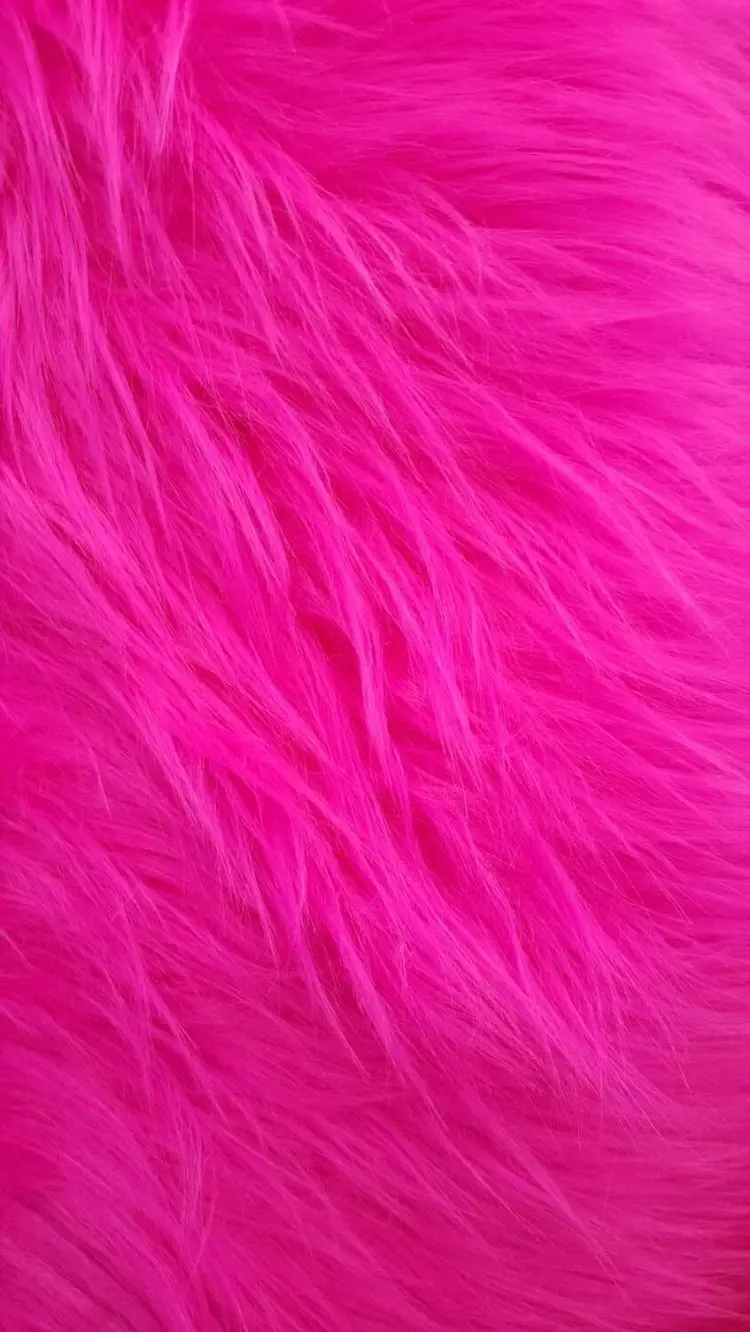 Screaming pink background with cute structure for mobile