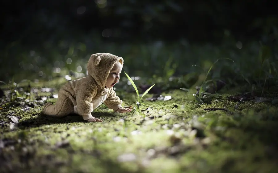 Best Motherly HD Background with Baby in Nature