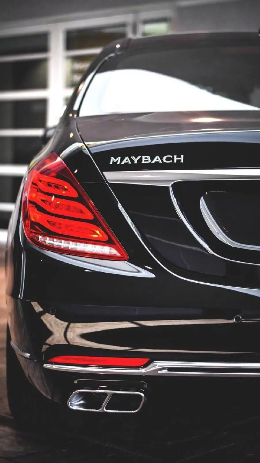 Mercedes Benz Maybach Tail Light Photo