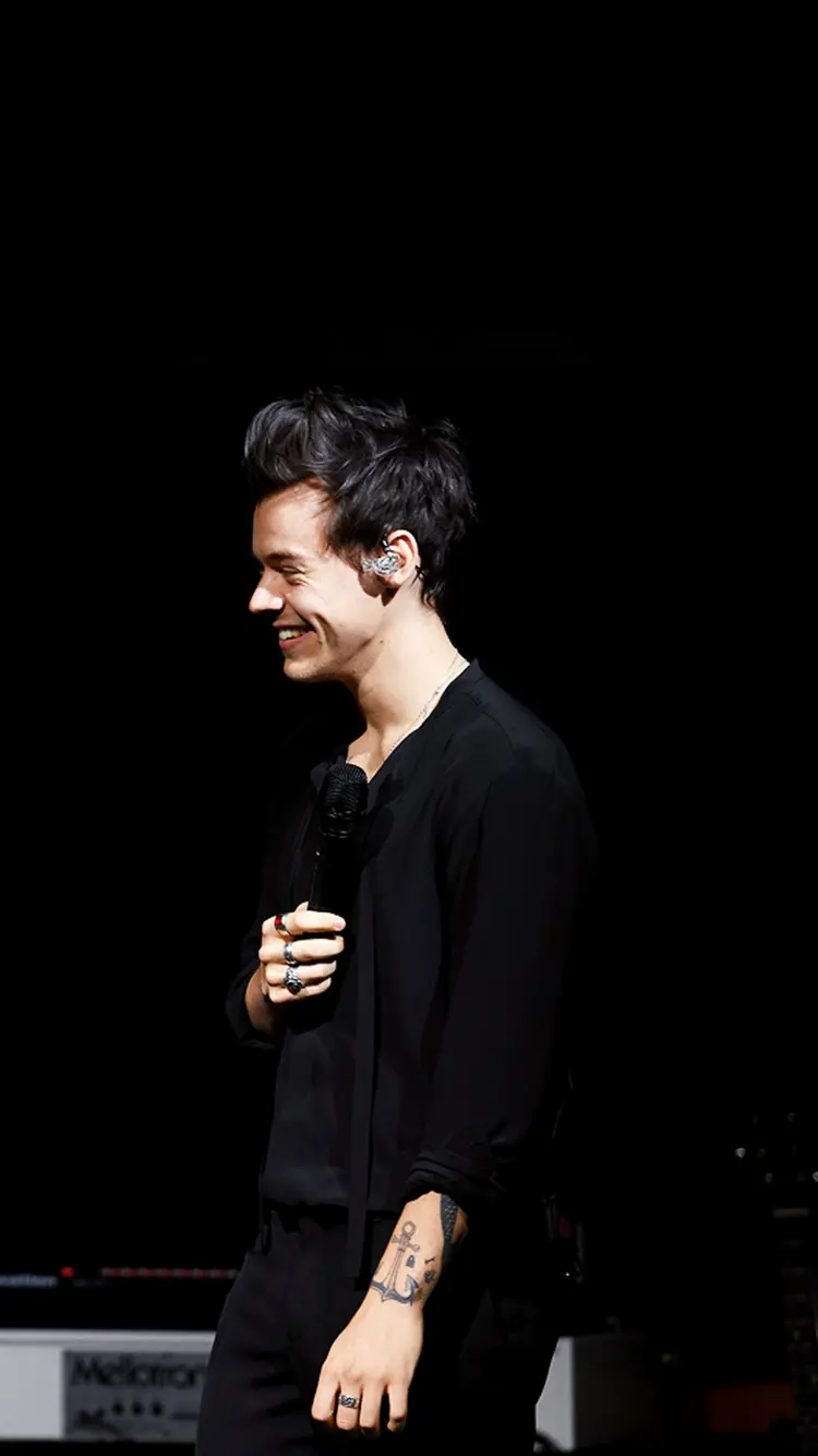 The most beautiful black background of Harry Styles for the system