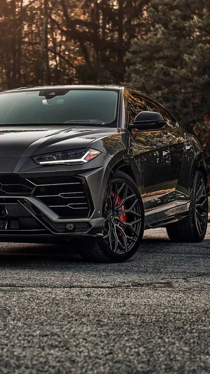 Download Lamborghini Urus car background photo