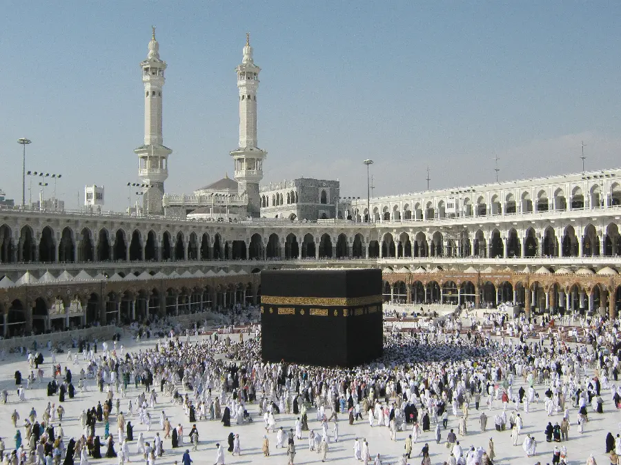 Free download of high-quality photos of the Kaaba for printing large-sized boards