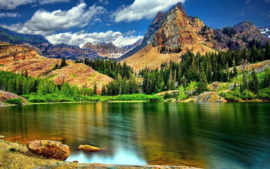 Gorgeous view of a beautiful mountain lake for 4K profile