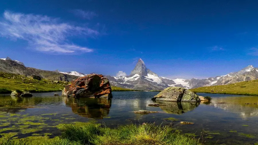 Beautiful background photo of beautiful nature with snowy mountain, great for laptop