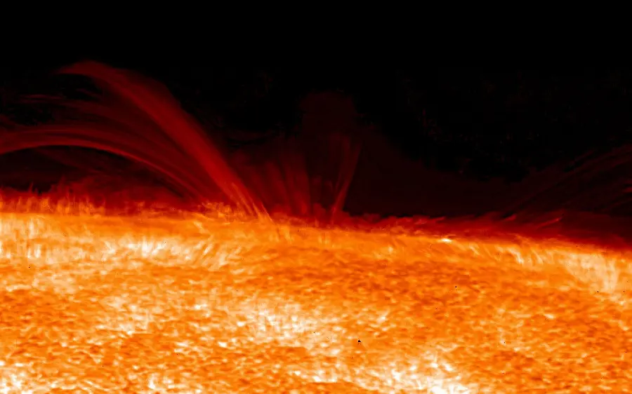 The hot and luminous radiation of the star Sun in an HD view