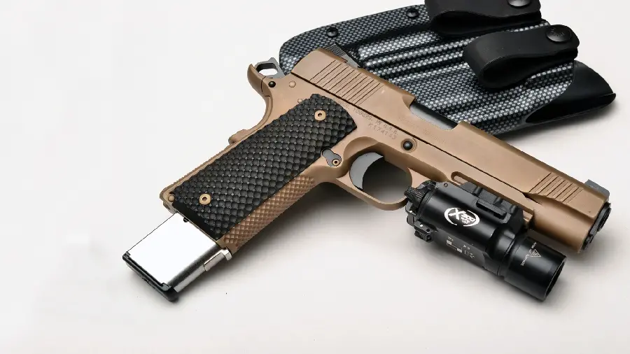 Download a cool gun photo for a profile in HD quality