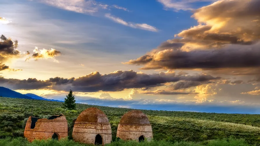 Lovely nature wallpaper with light play between clouds in a beautiful frame