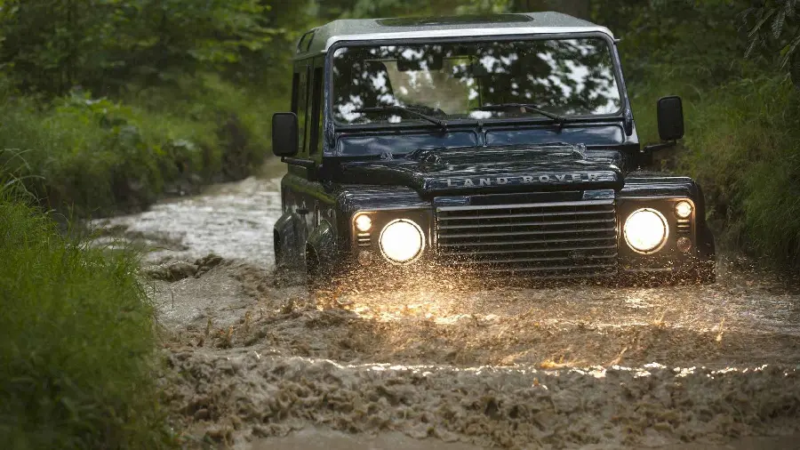 Land Rover Offroad Photo