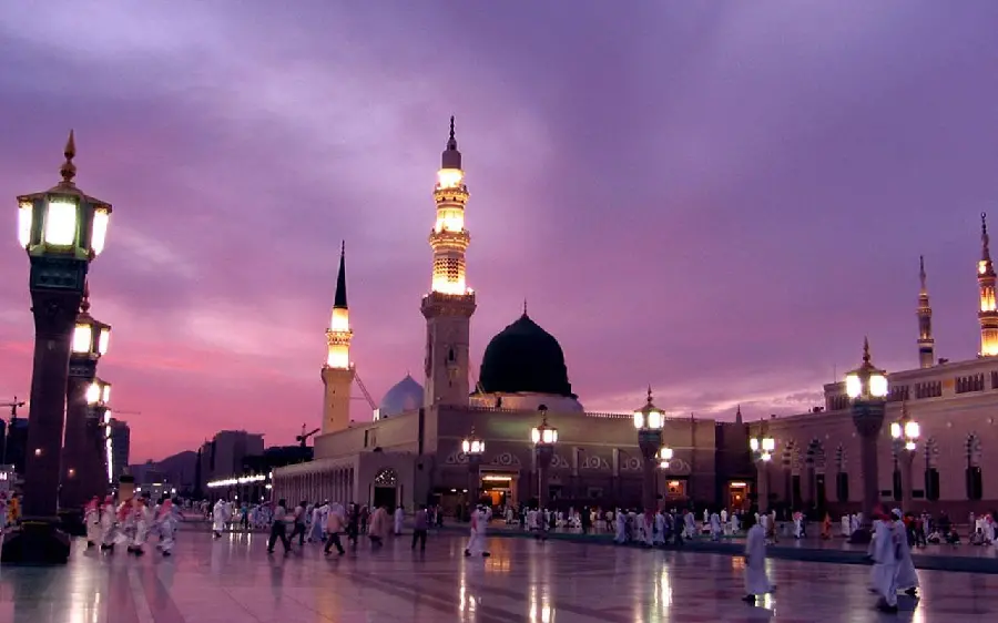 The brilliant background of the Prophet's Mosque for Windows 11 and 12