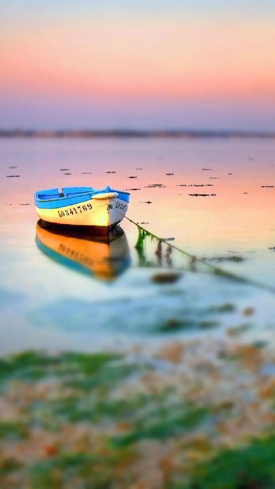 Download free background of wooden boat on the lake for Samsung