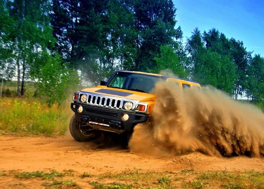 Hummer Offroad Photo