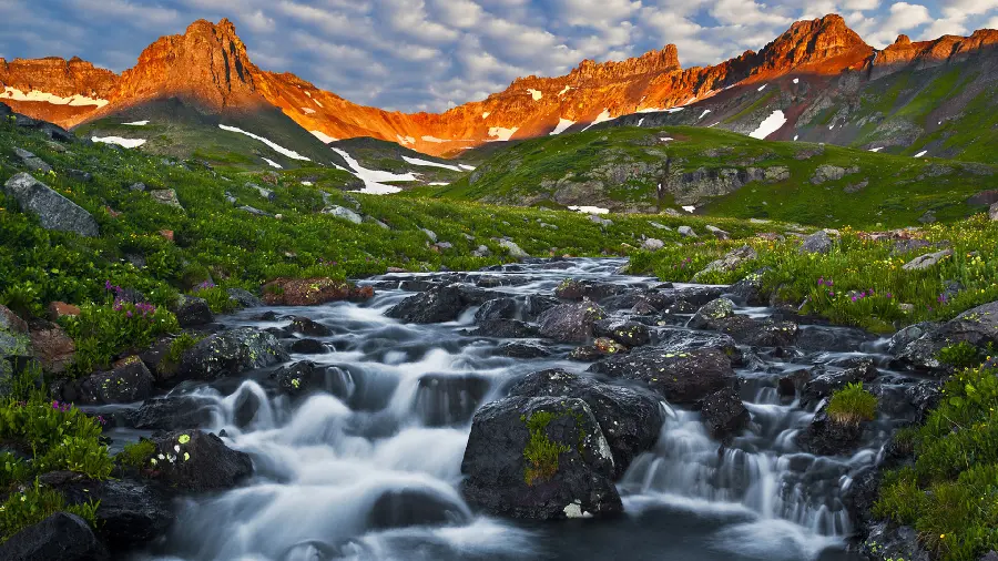 HD stock photo of a boiling spring in amazing nature