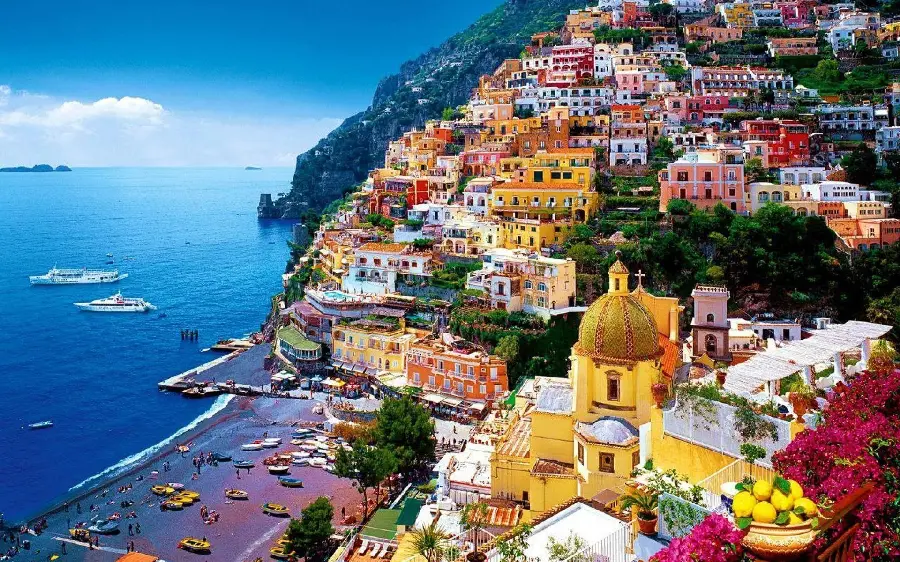 Attractive image of the houses of the great country of Italy 