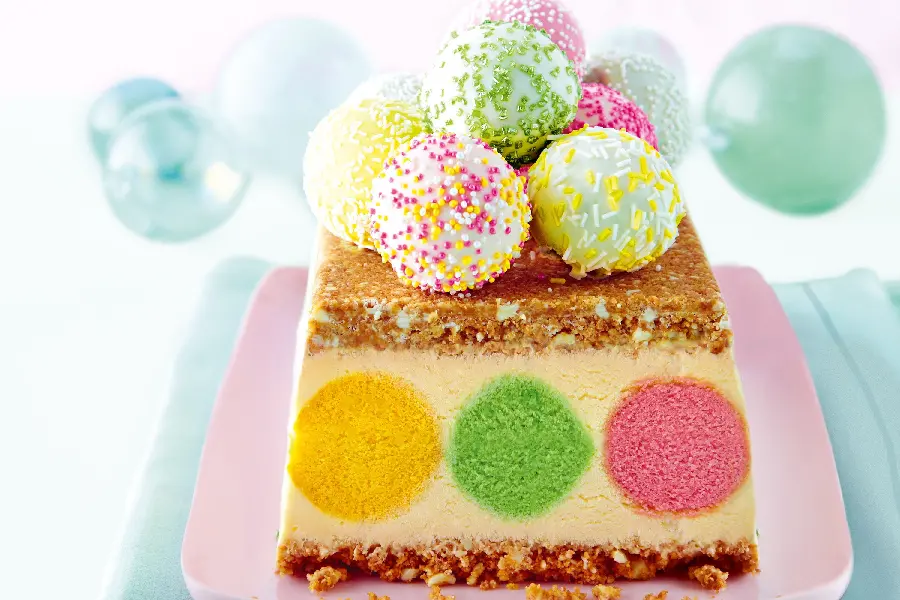 A beautiful and beautiful dessert photo decorated with colored balls for children's desserts