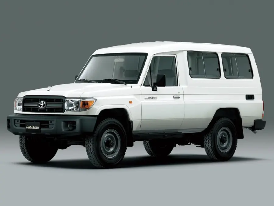 Photo Toyota Land Cruiser Trophy 70 Series Front Monica
