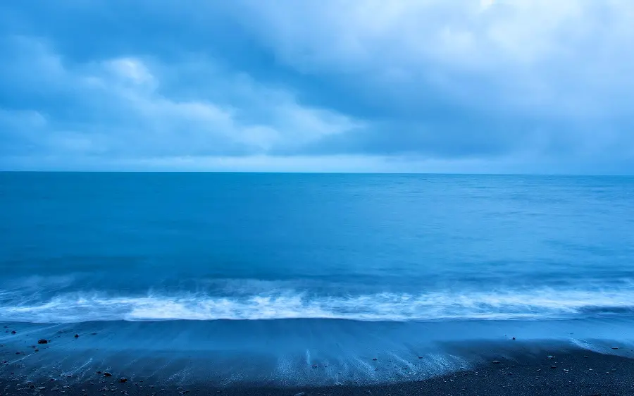 Download Full HD image of blue sea with dreamy waves