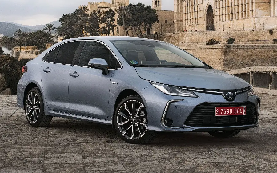 Photo of the silver Toyota Corolla Hybrid