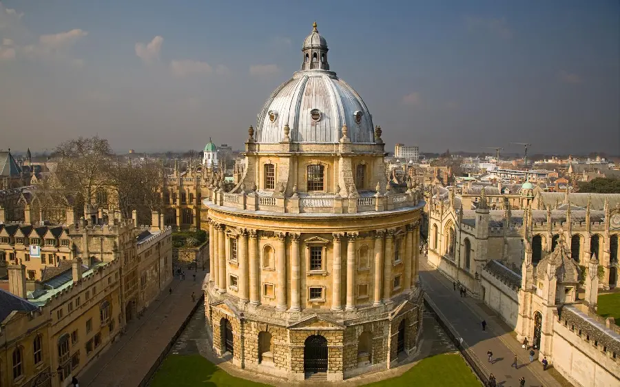 Download photo of Radcliffe Square at Oxford University 2023
