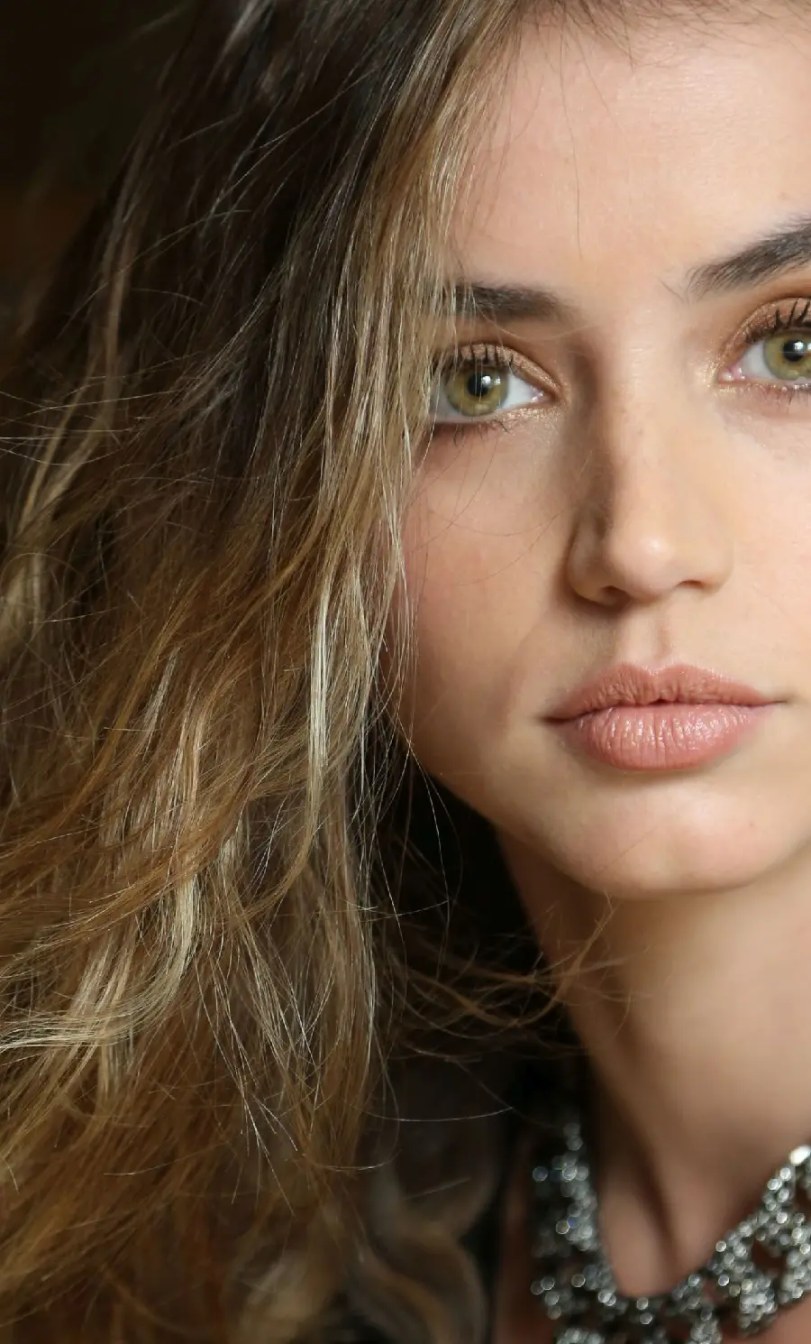 Ana de Armas profile picture without makeup 2023