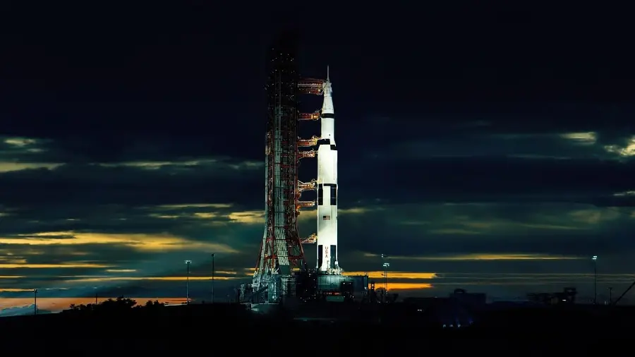 Spectacular photo of a real giant white rocket