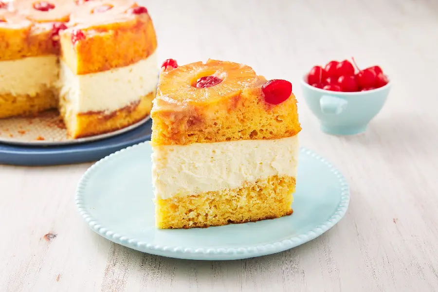 Image of warm vanilla and pineapple cake, one of the most delicious desserts in the world