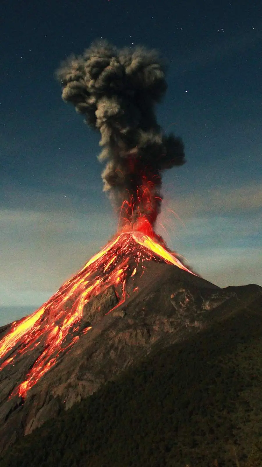 Wallpaper of the Largest Active Volcano in the World Suitable for Samsung