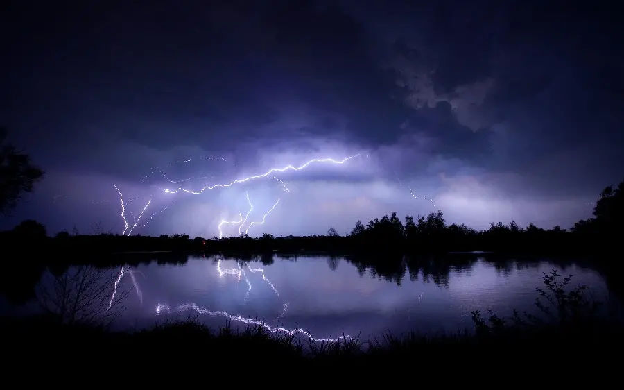 Interesting background of lightning in the sky 
