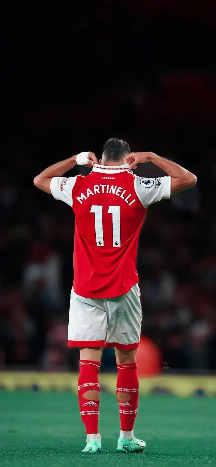 Wallpaper of Gabriel Martinelli with the number 11 of the Arsenal team
