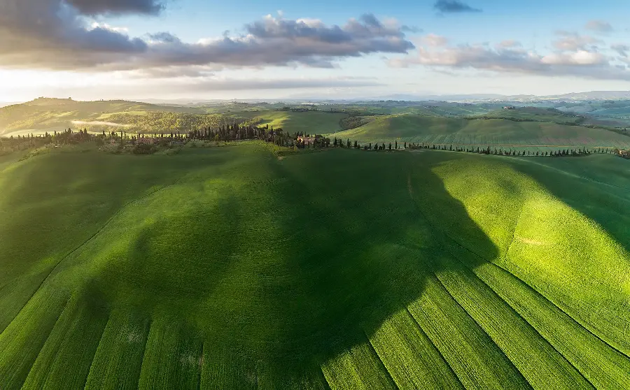 The most eye-catching photo of a cloudy sky and a beautiful plain in high quality 