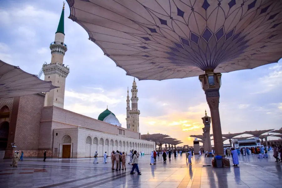 Spectacular image of the Prophet's Mosque in Medina in Full HD quality