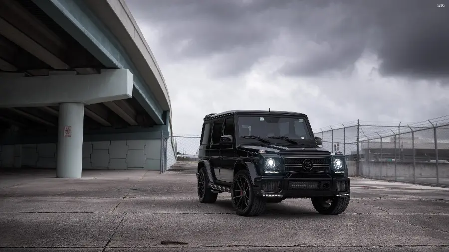Back Grand 4K Mercedes-Benz G550
