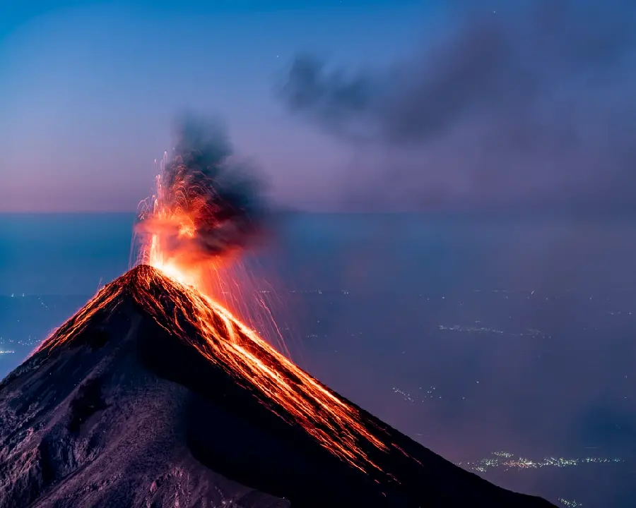 Horrifying Full HD Wallpaper of Volcano Eruption for Computer 