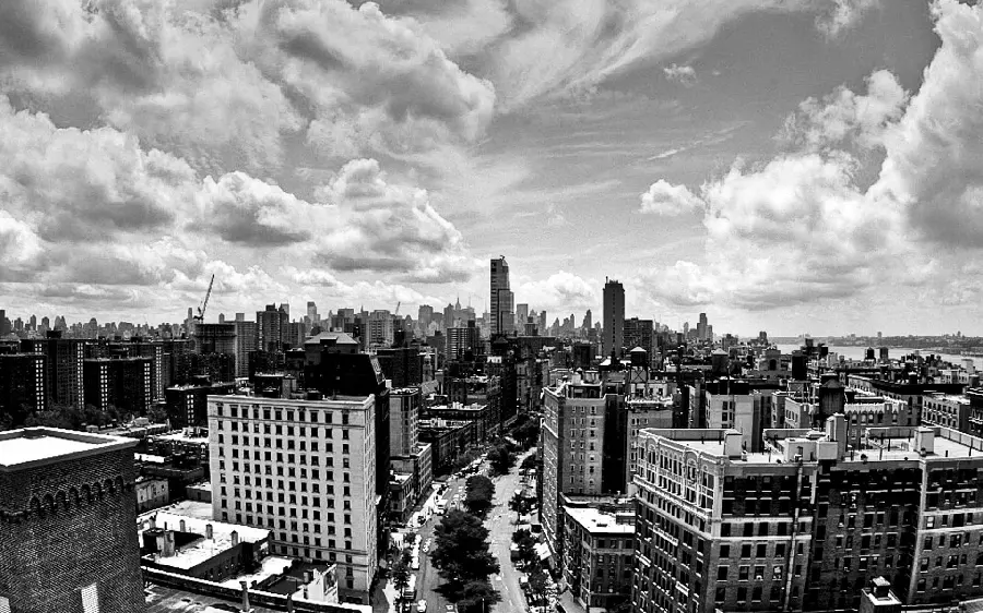 The most beautiful black and white city background for PowerPoint 1401
