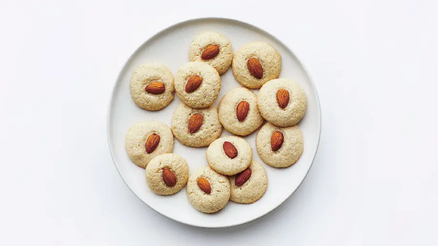 Delicious almond biscuit cookies for confectionery ideas
