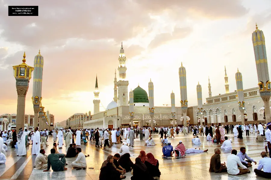 A very relaxing photo of the Prophet's Mosque in the city of Medina