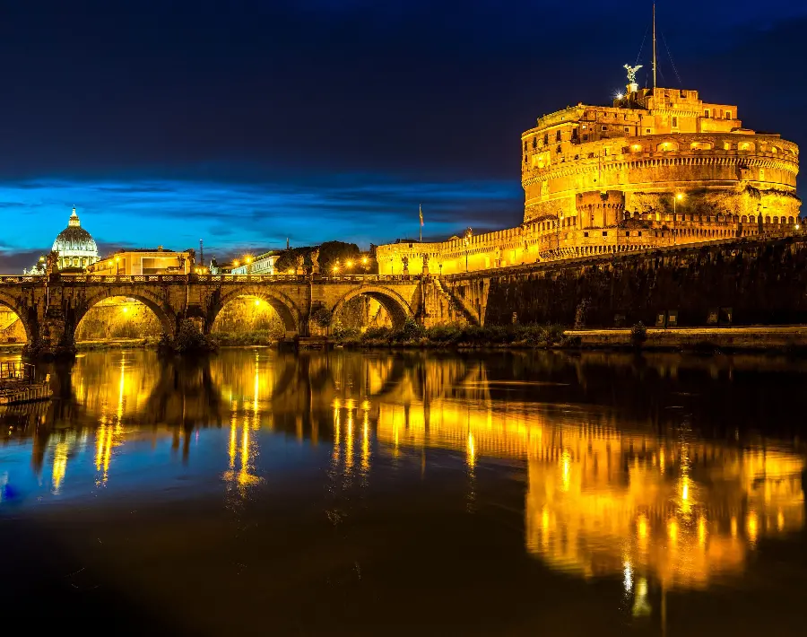 Beautiful wallpaper of a beautiful bridge in Italy with very good quality 