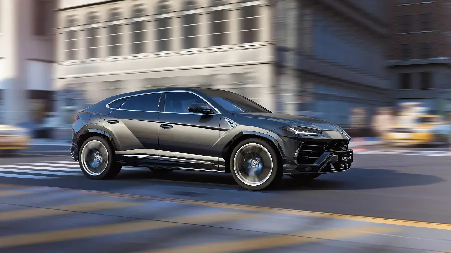 2018 Lamborghini Urus photo