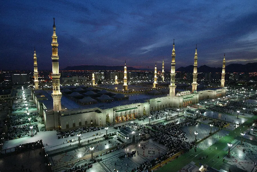Mecca and Medina at night in a relaxing Full HD view