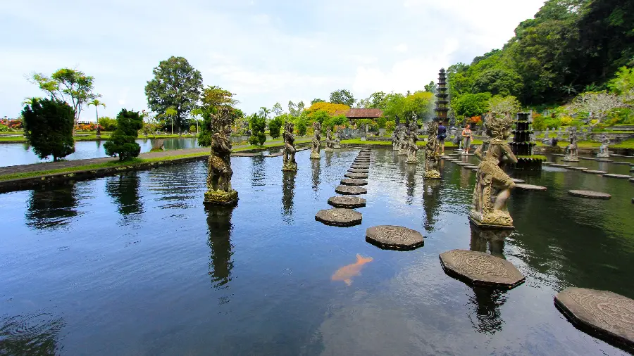 Picture of the water palace in Bali, a beautiful and unique tourist attraction