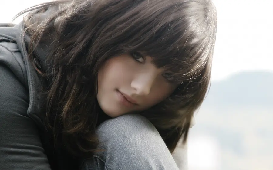 Full HD photo of a cute and beautiful Korean girl with googly bangs