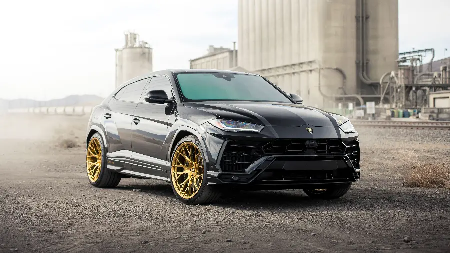 Photo of Lamborghini SUV 8K