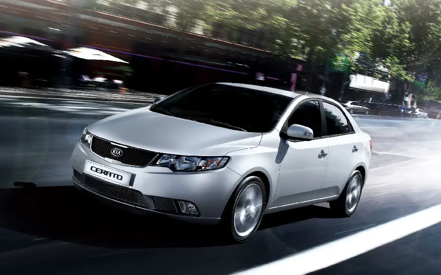 Beautiful and Lovely Kia Cerato Car Photo