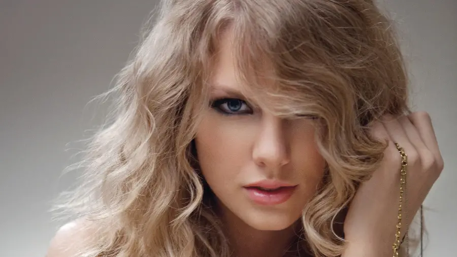 New photo of Taylor Swift, American singer and songwriter with blue eyes