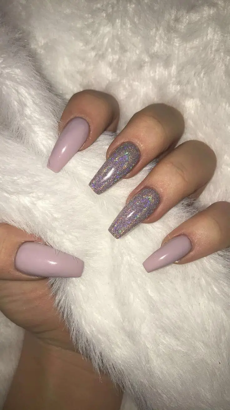 Stylish and classy nail design for girls with a bright color, cute, wreath