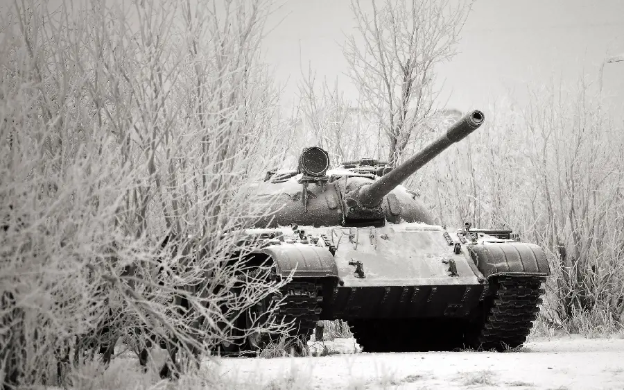 The Most Viewed Laptop Wallpaper of a Military Tank in Snowy Weather