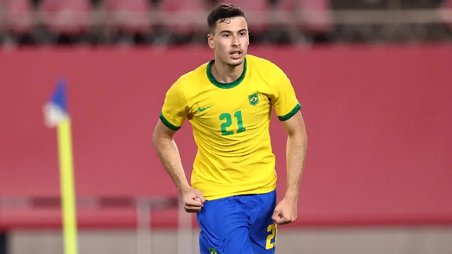 Photo of Gabriel Martinelli in the Brazilian national team uniform